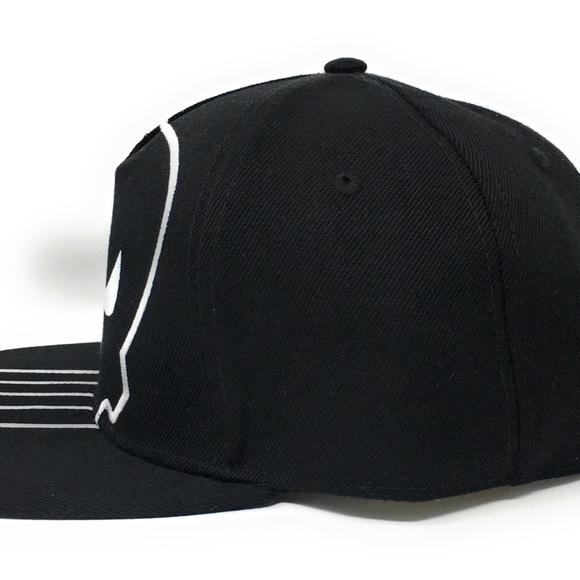Punisher - Logo White/Black Snapback - Picture 3 of 5